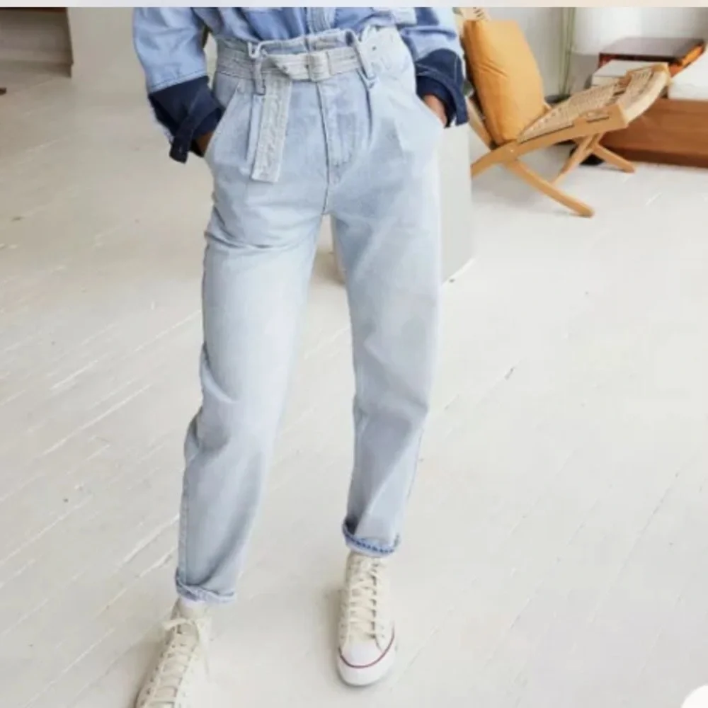 NWOT Free People High Waisted Belted Distressed jeans size 30